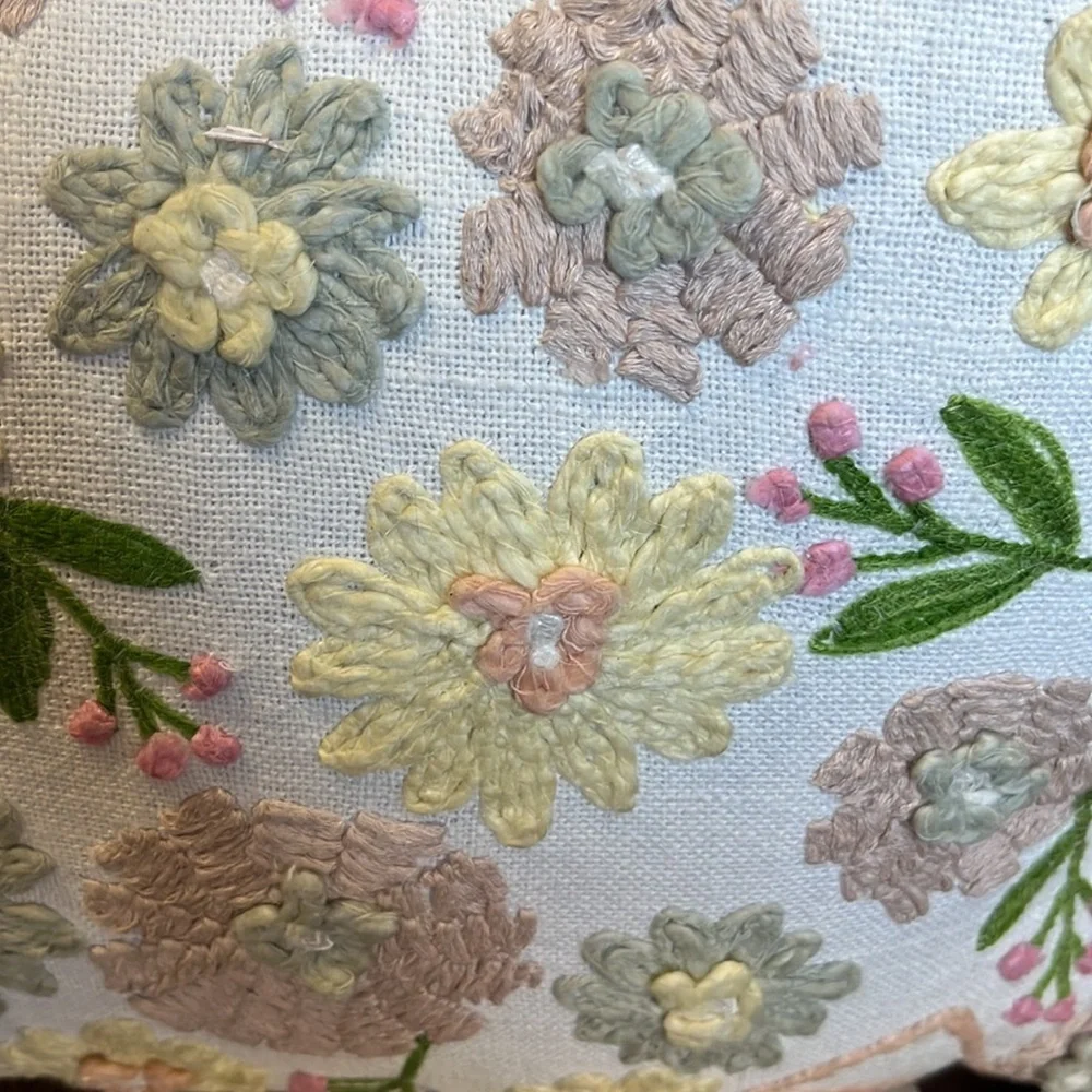 Easter Pillow Embroidered - Picture 3 of 8